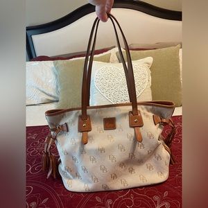 Dooney & Bourke Large Tote handbag